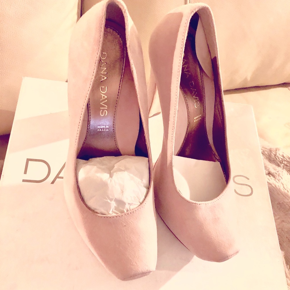 Dana Davis Pink Suede Pumps - Size 6